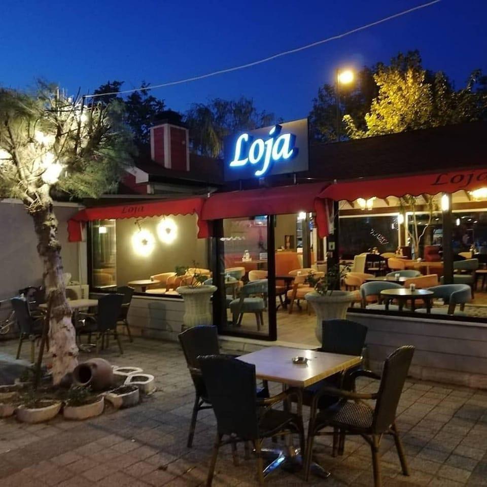 Loja Cafe & Restaurant-4